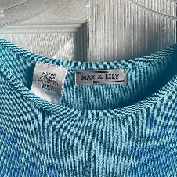 2 holiday tops size L - Picture 5 of 7